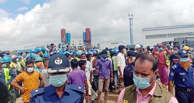 পটুয়াখালী তাপ বিদ্যুৎ কেন্দ্রে হামলা-বিক্ষোভ
