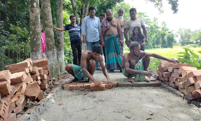 মাখরকাঠী গ্রামবাসীর দীর্ঘদিনের দুর্দশা লাঘব