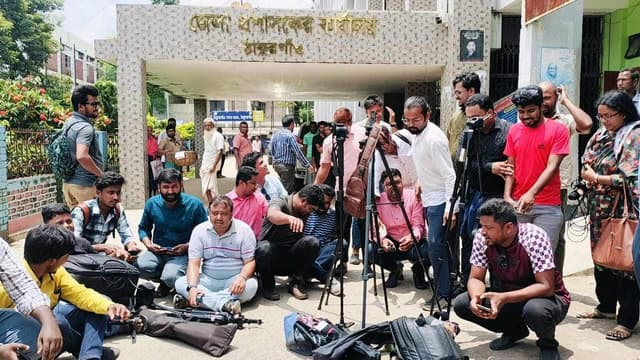 শ্রম ও কর্মসংস্থান প্রতিমন্ত্রীর অনুষ্ঠান বর্জন সাংবাদিকদের