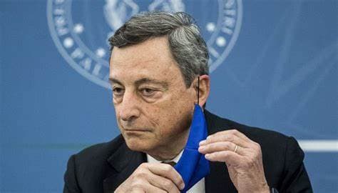 ইতালির প্রধানমন্ত্রীর পদত্যাগের ঘোষণা