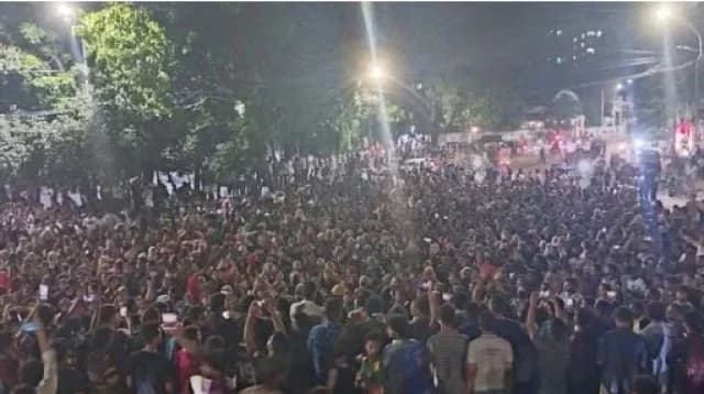 মাঝরাতে উত্তাল ঢাবি, পদত্যাগের ঘোষণা দিলেন ছাত্রলীগের চার নেতা