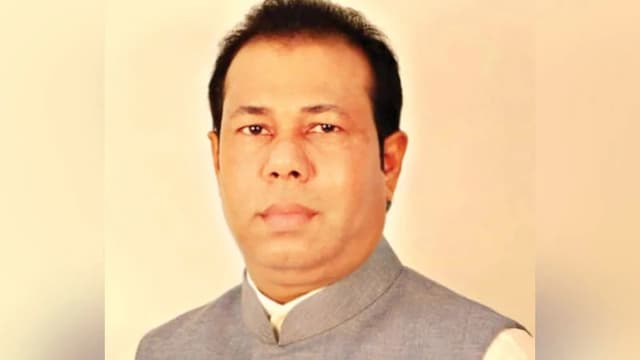 প্রধানমন্ত্রীর সাবেক পিয়নের ব্যাংক অ্যাকাউন্ট ফ্রিজের নির্দেশ