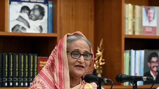 পত্রপত্রিকা কী লিখল সেটা দেখে ঘাবড়ানোর কিছু নেই: প্রধানমন্ত্রী