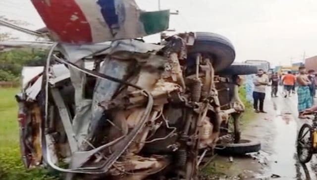 কাভার্ডভ্যান-লেগুনার মুখোমুখি সংঘর্ষে নিহত ৩