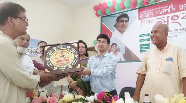 ধামইরহাটে ইউএনও গনপতি রায়কে অর্ধশতাধিক সংগঠনের সম্মাননা