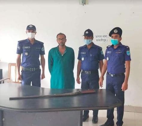 জমি নিয়ে বিরোধ আত্মরক্ষার গুলিতে প্রতিপক্ষের  নিহত ১, আটক ১