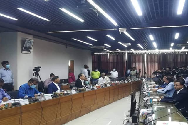 চলছে রাজনৈতিক দলগুলোর সঙ্গে ইসির সংলাপ