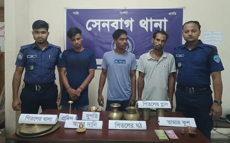 নোয়াখালীতে মন্দিরে চুরি, গ্রেফতার ৩