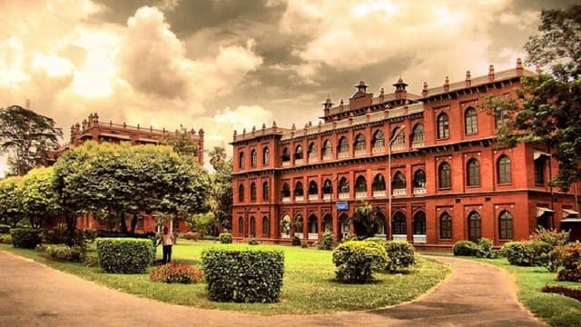 ঢাকা বিশ্ববিদ্যালয় অনির্দিষ্টকালের জন্য বন্ধ ঘোষণা