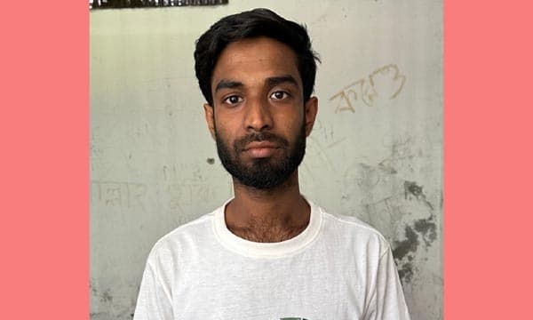 কাউখালী গাঁজা সহ এক ওষুধ ব্যবসায়ী গ্রেফতার