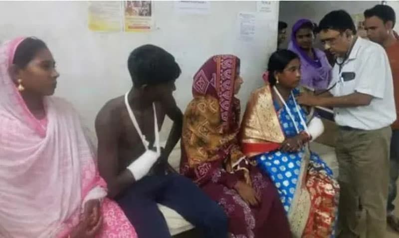 বৌভাত অনুষ্ঠানে ৫জন বেশি আসায় বেধড়ক পিটুনি, কনেসহ আহত ২৪