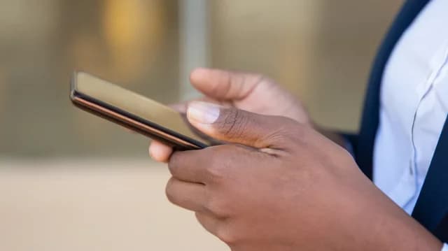 সারাদেশে মোবাইল ইন্টারনেটের ফোর-জি সেবা বন্ধ