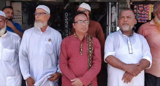 হিলিতে মুক্তিযোদ্ধা সংসদ ও সন্তান কমান্ডের মানববন্ধন ও প্রতিবাদ সভা অনুষ্ঠিত