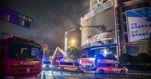 চীনে শপিং সেন্টারে অগ্নিকাণ্ডে নিহত ১৬