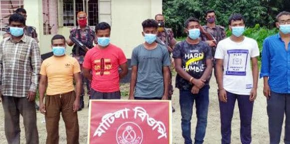 অবৈধভাবে ভারত থেকে বাংলাদেশে প্রবেশের সময় আটক ৭ জন