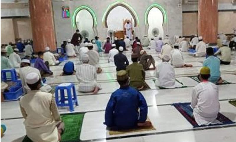বরিশাল বিভাগের ৭৫টি মসজিদে ঈদ জামাত অনুষ্ঠিত