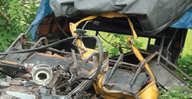 বরিশাল মিনিবাস-অটোরিকশা সংঘর্ষে নিহত ৪