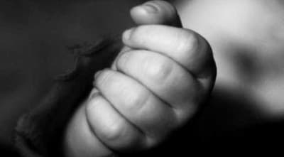 স্বামী-স্ত্রীর ঝগড়ায় না খেয়ে ৮ দিনের শিশুর মৃত্যু