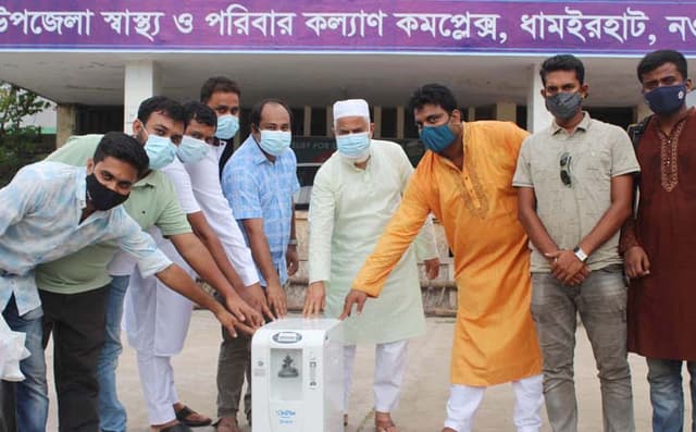 ধামইরহাট হাসপাতালে ‘অক্সিজেন কনসেনট্রেটর’ হস্তান্তর