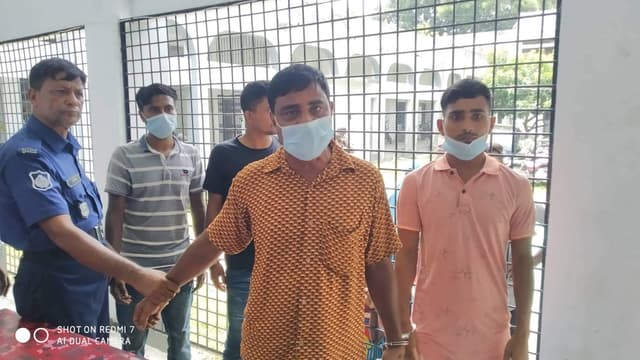 মেহেরপুরে পুলিশ কনস্টবলকে রাস্তায় টেনেহিঁচড়ে হত্যা, ৪ জনের যাবজ্জীবন