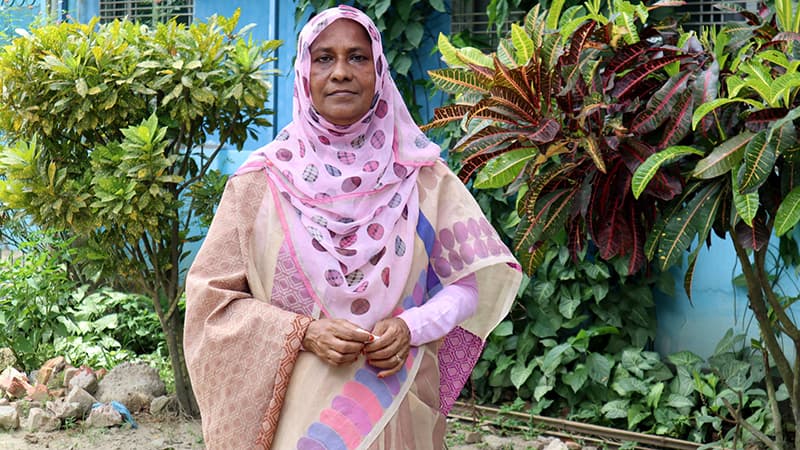 ৬২ বছর বয়সে মাস্টার্স পাস করলেন আরেফা