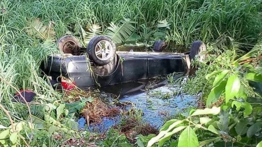 প্রাইভেটকার নিয়ন্ত্রণ হারিয়ে খাদে, নিহত ৩