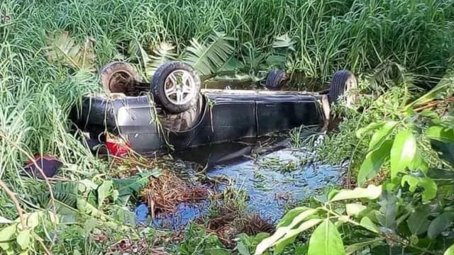 প্রাইভেটকার নিয়ন্ত্রণ হারিয়ে খাদে, নিহত ৩
