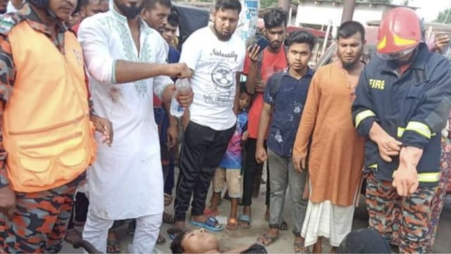 নাটোরে ট্রেন থেকে নামতে গিয়ে যুবকের দু'পা বিচ্ছিন্ন