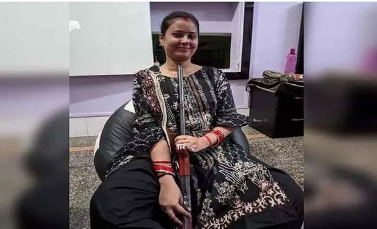 বন্দুক নিয়ে সেলফি, উড়ে গেলো মাথা !