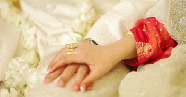 বিয়ের পর ‘বর-কনে’ যাদের সঙ্গে দেখা করতে পারবেন