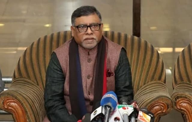 আরও সংক্রমণ বাড়লে হাসপাতালে জায়গা হবে নাঃ স্বাস্থ্যমন্ত্রী