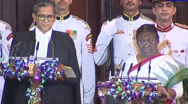 রাষ্ট্রপতি পদে শপথ নিলেন দ্রৌপদী মুর্মু