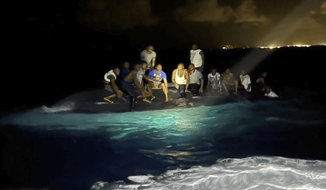 যুক্তরাষ্ট্রে যাওয়ার পথে নৌকাডুবে নিহত ১৭