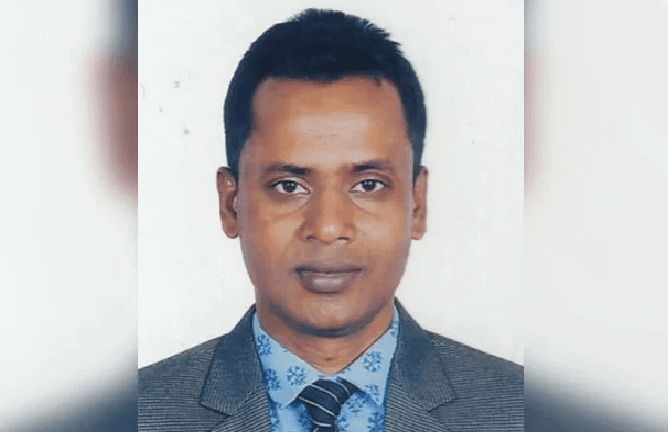 প্রশ্নফাঁসে মাউশি কর্মকর্তা চন্দ্র শেখর হালদার গ্রেপ্তার