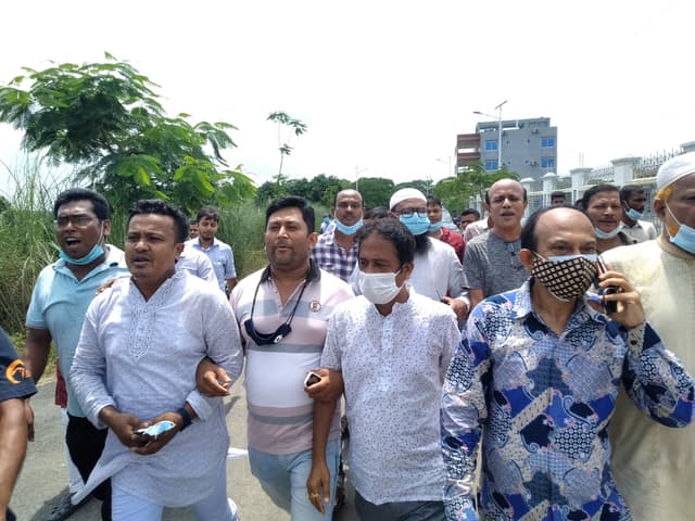 ডাসার থানাকে উপজেলা ঘোষনায় এলাকাবাসির আনন্দ মিছিল