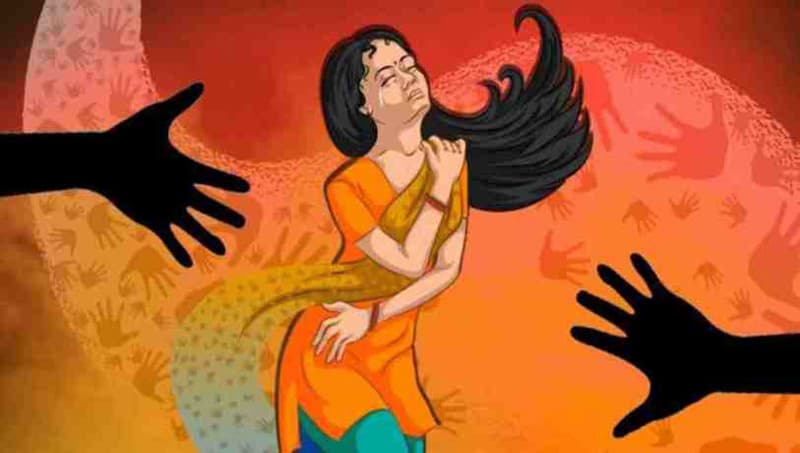 প্রথমে ফেসবুকে প্রেম; অতঃপর কলেজ ছাত্রীকে ধর্ষণ !