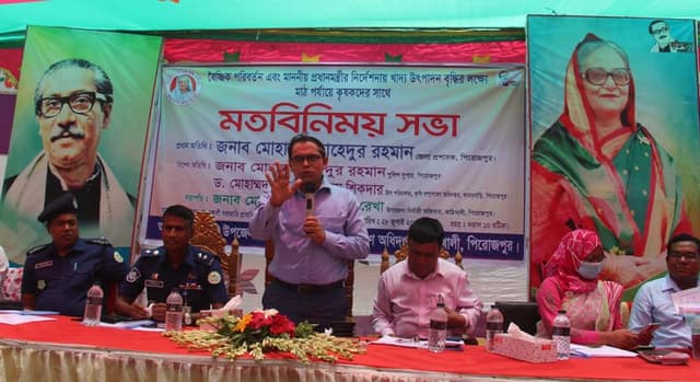 কাউখালীতে মাঠ পার্যায়ে কৃষকদের সাথে মতবিনিময়