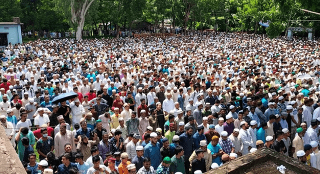 ট্রেন দুর্ঘটনায় নিহত ১১ জন চিরনিদ্রায় শায়িত