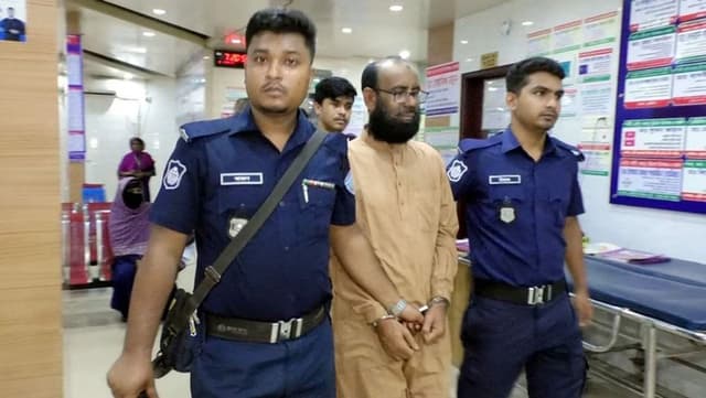 নোয়াখালীতে ভুয়া ডাক্তার আটক