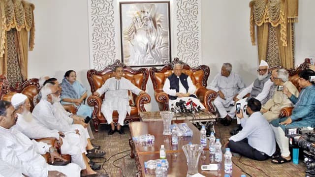 সপ্তাহব্যাপী কর্মসূচি নিয়ে মাঠে নামছে ১৪ দল