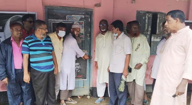 ধামইরহাটে বিএনপি অফিসে তালা ভেঙ্গে সভা