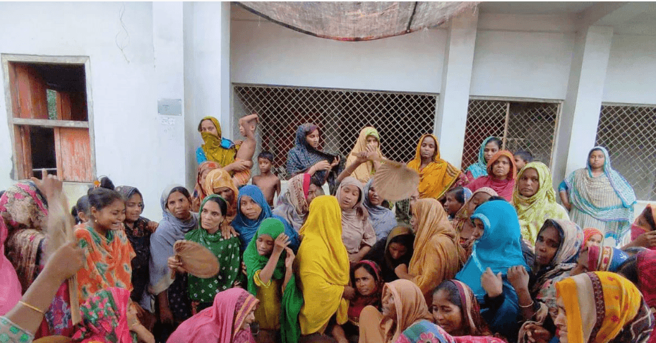 সাপের কামড়ে প্রাণ গেল দুই ছাত্রের