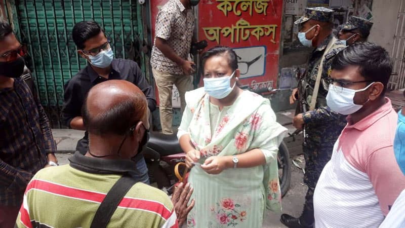 ভ্রাম্যমান আদালতের ছবি তোলায় বরিশালে সাংবাদিককে হেনস্তার অভিযোগ