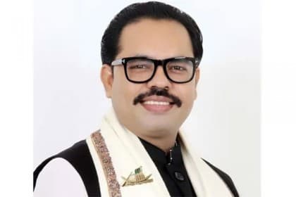 আরেক ভুঁইফোড় নেতা ‘দর্জি মনির’ আটক