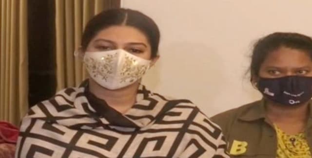 অভিযানে আটক মডেল পিয়াসা