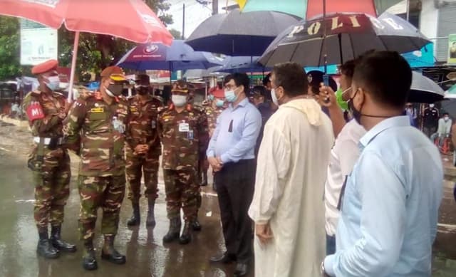 ঝিনাইদহে সেনাবাহিনীর টহল পরিদর্শণ