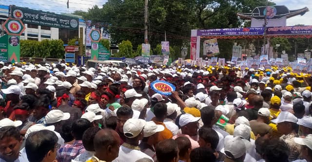 জনসভা শুরু, কানায় কানায় পূর্ণ জিলা স্কুল মাঠ