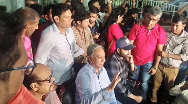 অধিনায়কত্ব থেকে সরে দাঁড়ালেন তামিম