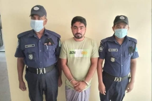 মদ্যপ অবস্থায় স্বেচ্ছাসেবক লীগ নেতা আটক