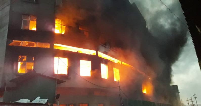 রূপগঞ্জে লেদার কারখানায় আগুন